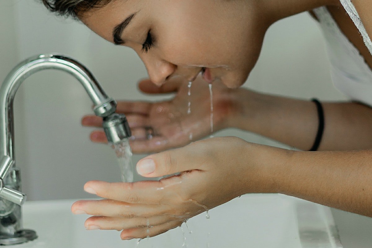 How to Use Olive Oil as a Makeup Remover - Texas Hill Country Olive Co.