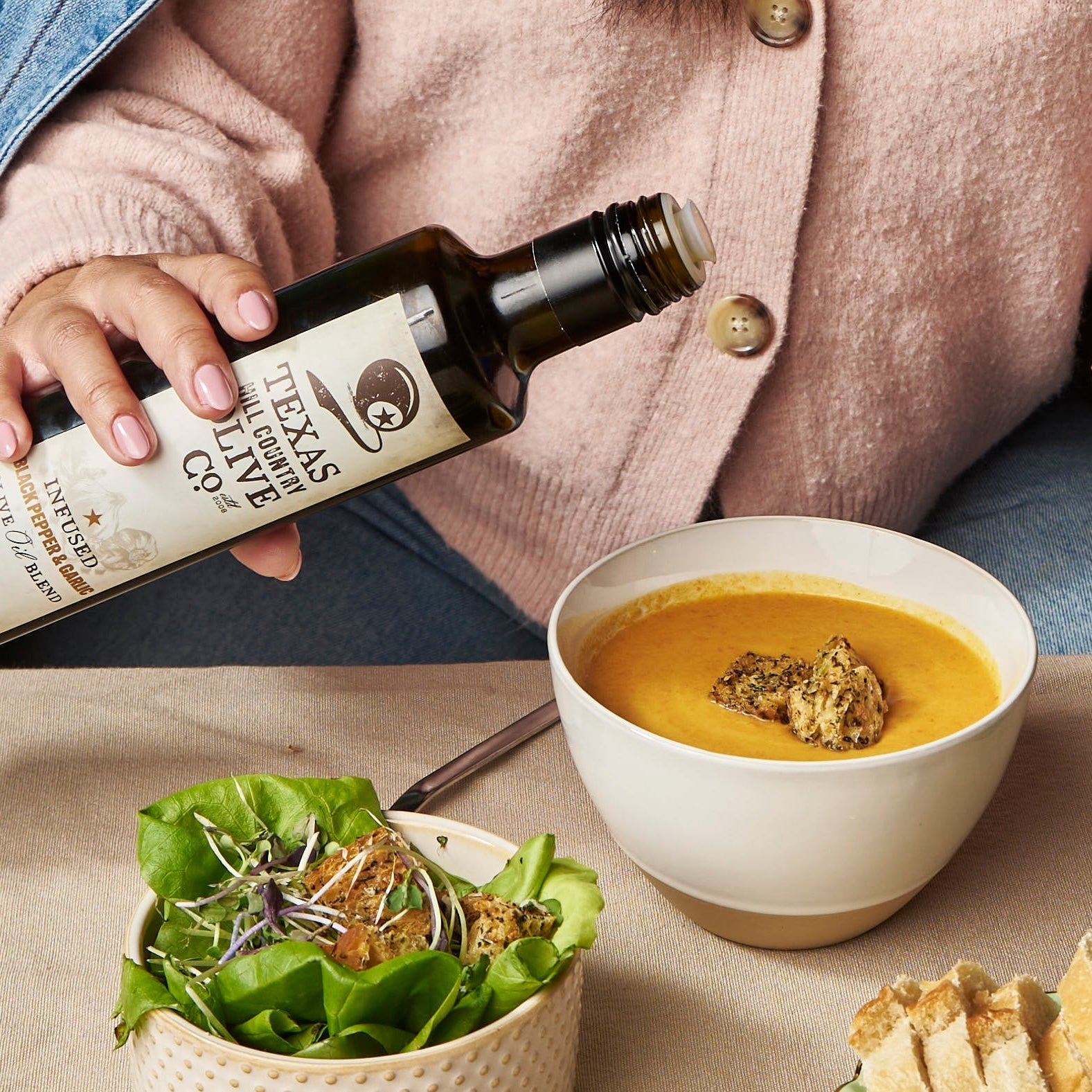 Black Pepper Garlic Infused Olive Oil – Texas Hill Country Olive Co.